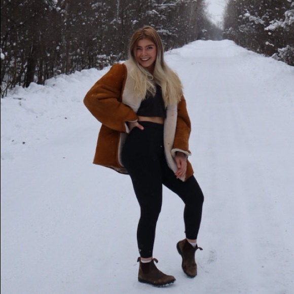 Meet your Posher, Brynn - Picture 1 of 1